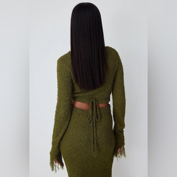 NA-KD Set - Green Knitted Overlap Fringe Detail Sweater & Skirt - Picture 14 of 17